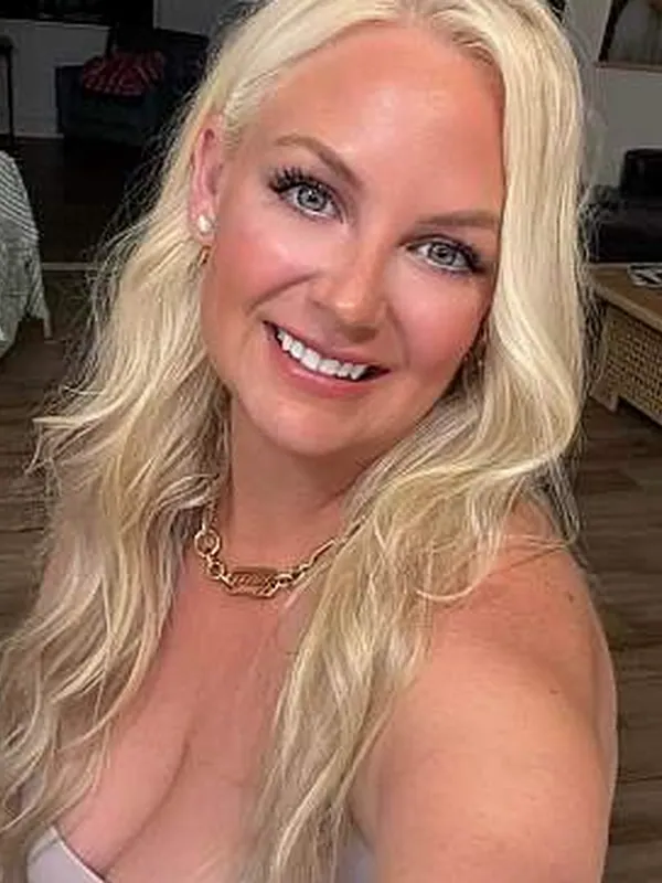 Colette, 56 ans, couple libertin à Cannes
